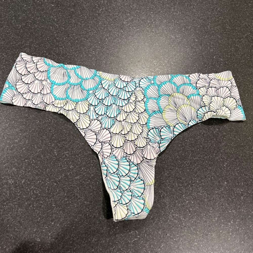 Victoria's Secret Blue and Green Shell Patterned Thong Size Medium